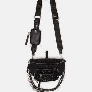 Stylish Black Crossbody Bag with Chain Detail